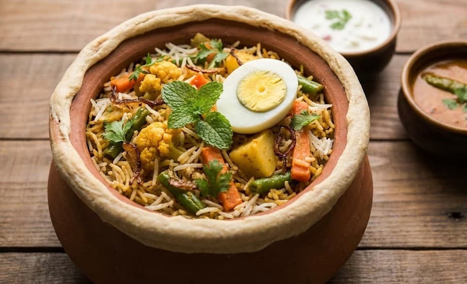 Veg Hyderabadi Dum Biryani